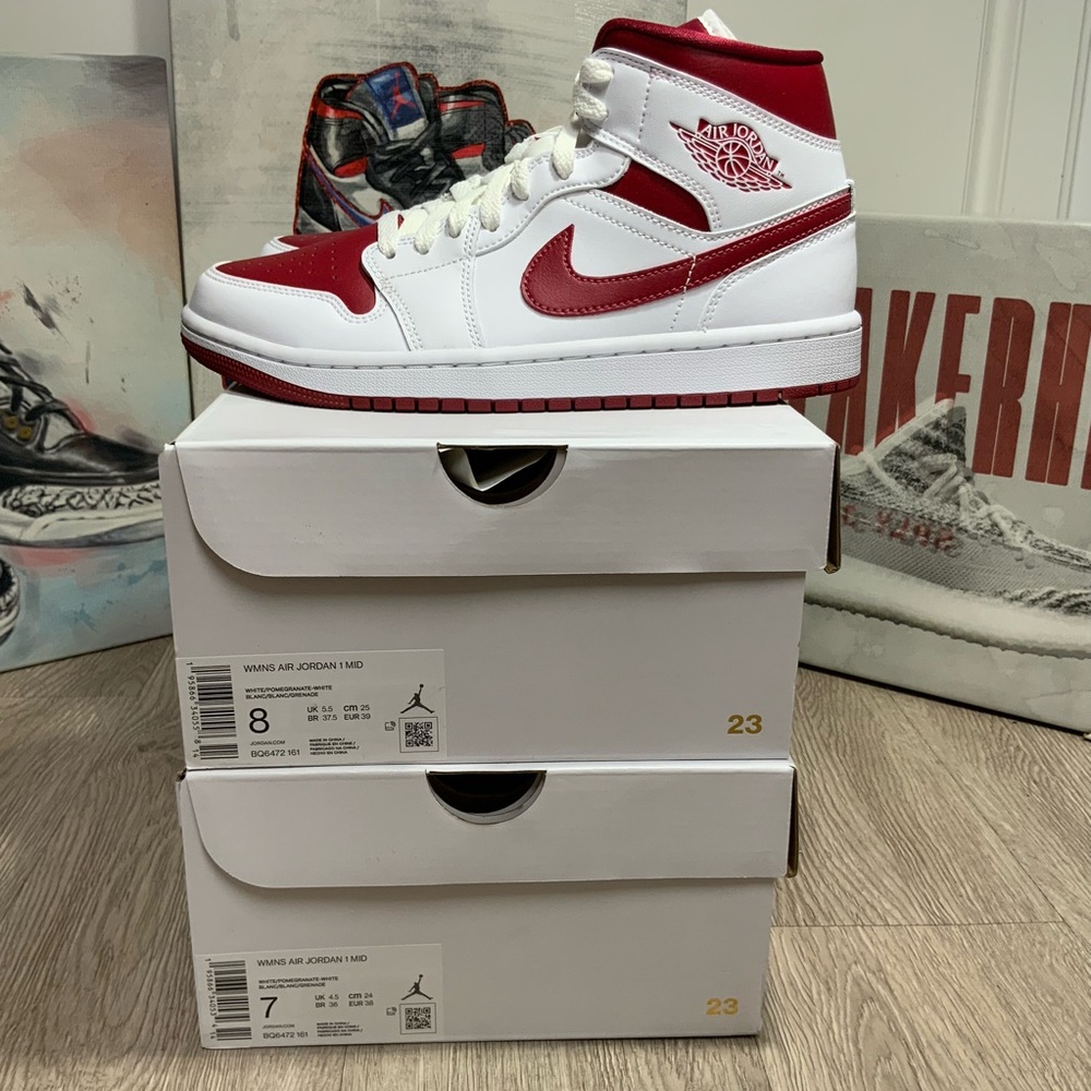 Nike Air Jordan 1 Mid Reverse Chicago BQ6472-161 Red White Womens Size 8 - Picture 2 of 9